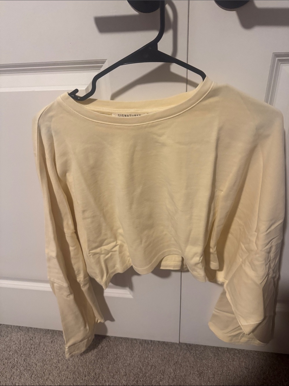 Signature Cropped Long-Sleeve Top in Pale Yellow